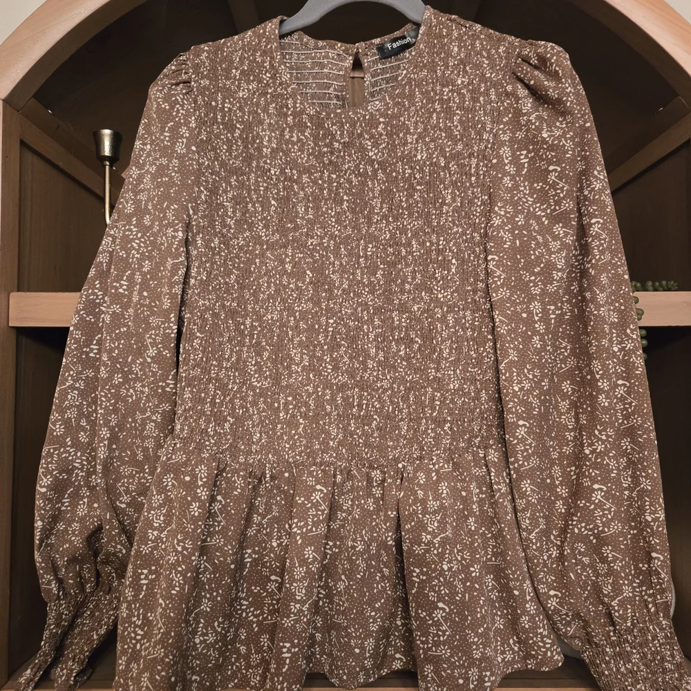 Amazon Brown Floral Women's Blouse - Picture 1 of 2